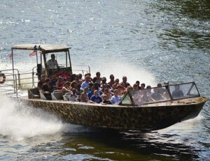 the duck tour wisconsin dells